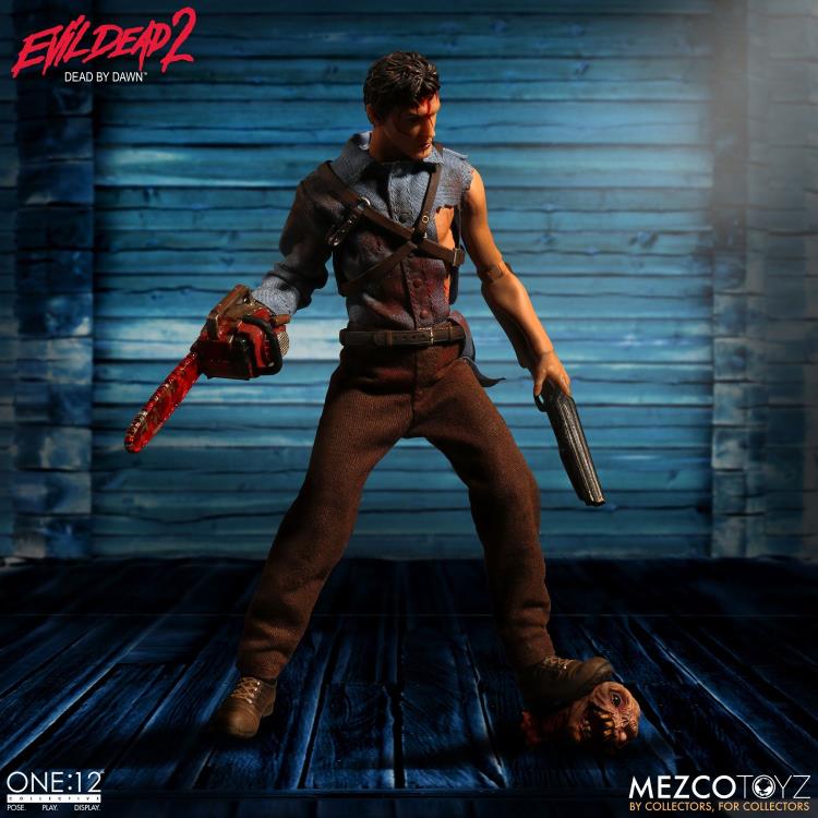 Mezco One:12 - Evil Dead 2 One:12 Collective - Ash