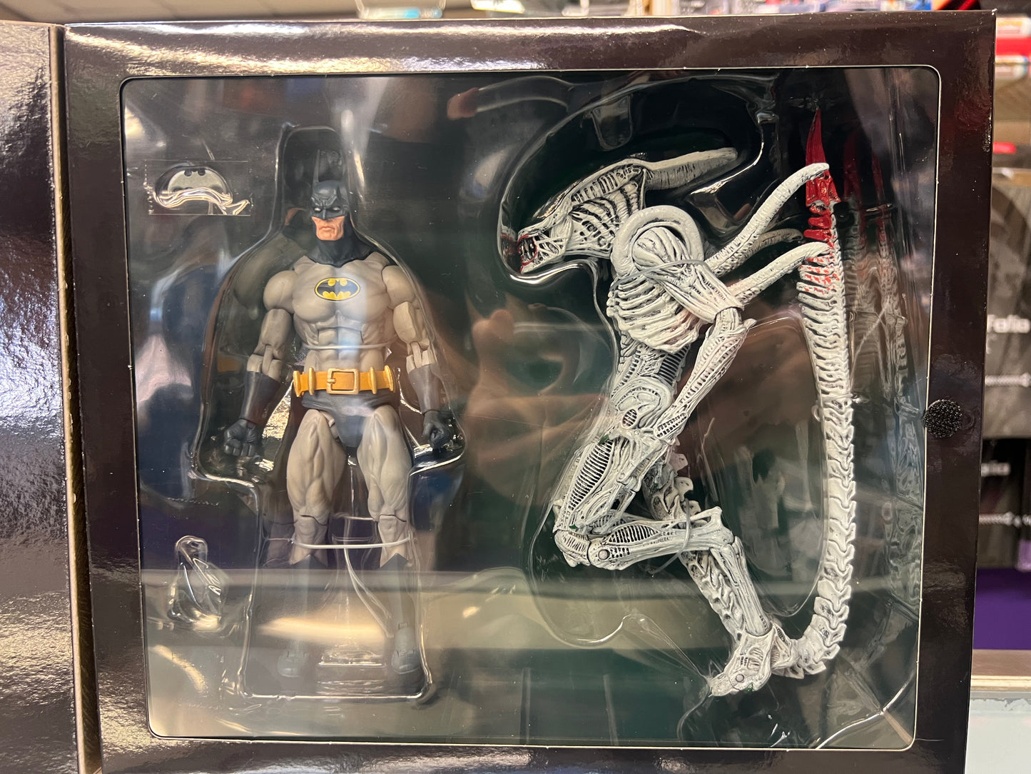 NECA - BATMAN VS ALIEN - 2 PACK - 2019 NYCC EXCLUSIVE