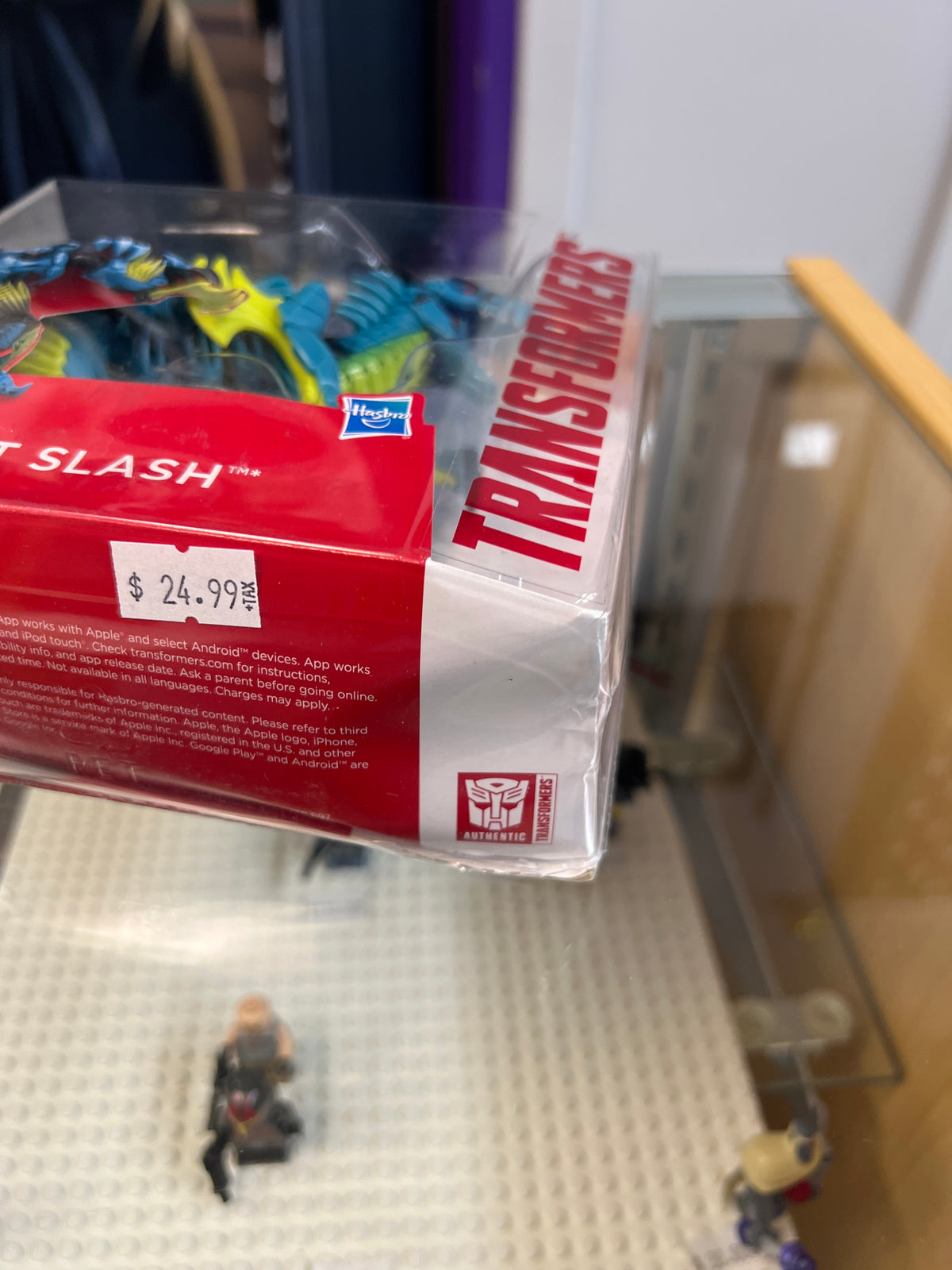 Transformers: Age of Extinction - Dinobot Slash - Deluxe Class - 2014 *SLIGHTLY DENTED BOTTOM*