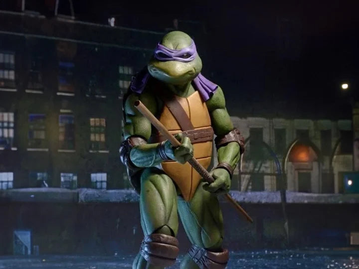 NECA - Teenage Mutant Ninja Turtles (1990 Movie) Donatello 1/4 Scale Figure