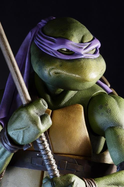 NECA - Teenage Mutant Ninja Turtles (1990 Movie) Donatello 1/4 Scale Figure