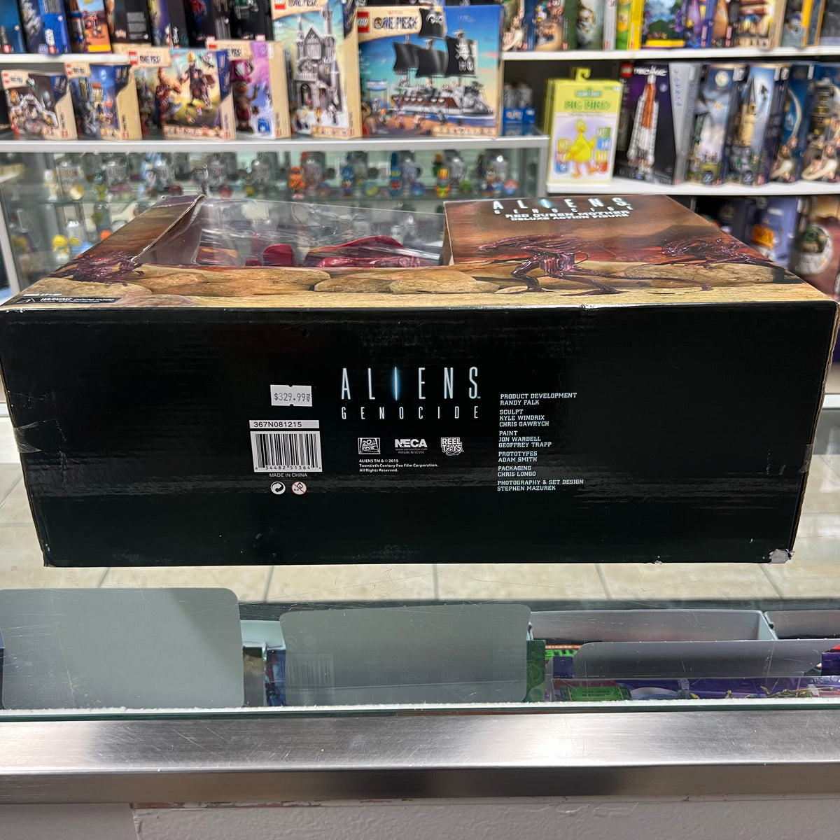NECA - Aliens Genocide - Red Queen Mother (Ultra Deluxe Action Figure) *SEE PHOTOS*