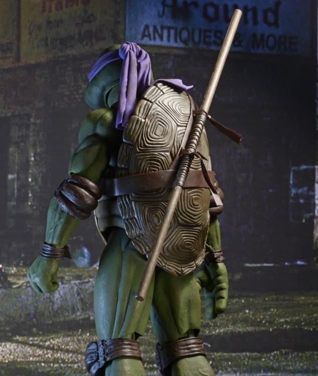 NECA - Teenage Mutant Ninja Turtles (1990 Movie) Donatello 1/4 Scale Figure