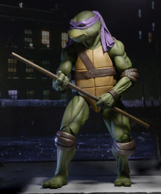 NECA - Teenage Mutant Ninja Turtles (1990 Movie) Donatello 1/4 Scale Figure