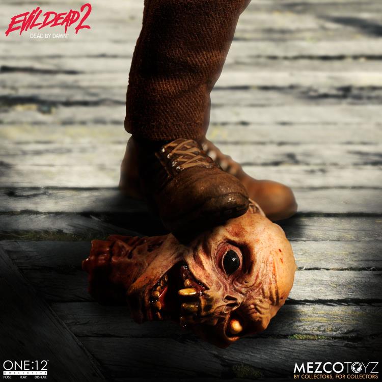 Mezco One:12 - Evil Dead 2 One:12 Collective - Ash