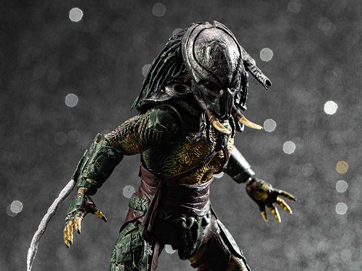 Hiya Toys Predators: Tracker Predator 1:18 Scale Action Figure PX Exclusive