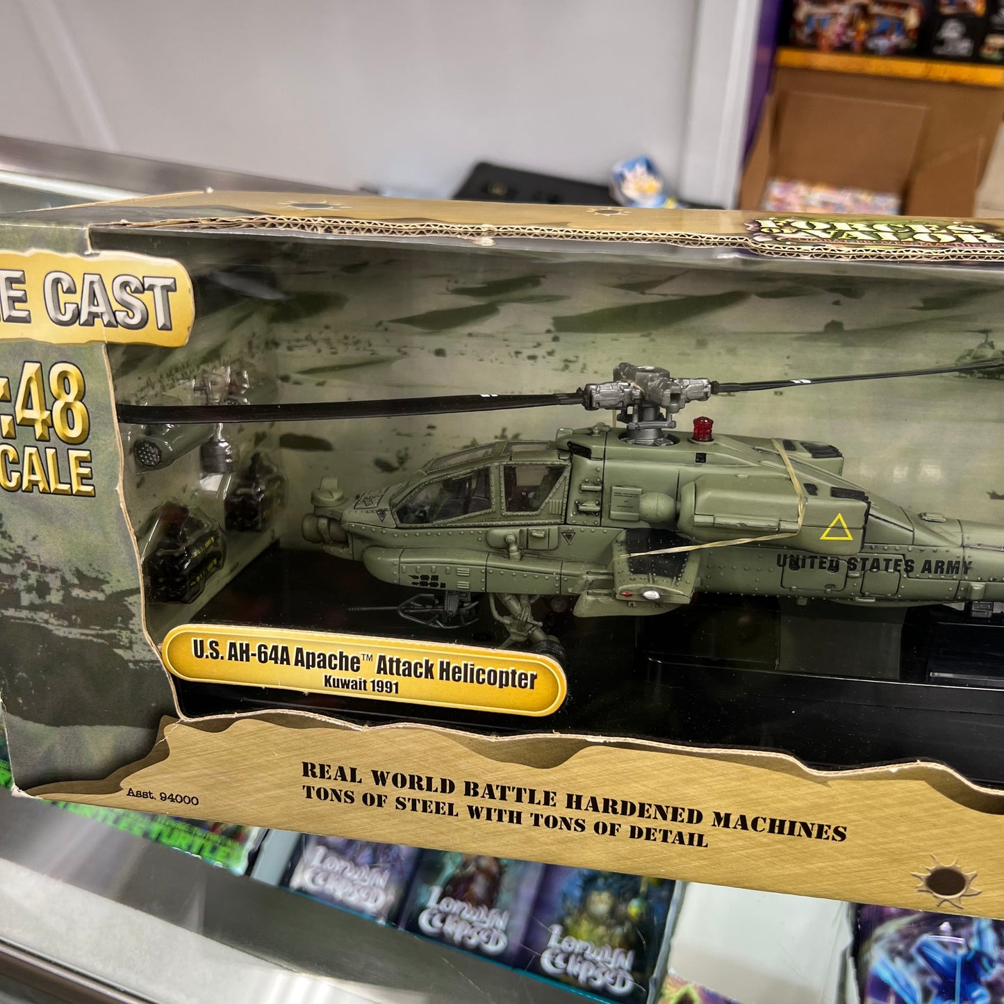 Forces of Valor - U.S. AH-64A Apache Helicopter (Kuwait 1991) - 1:48 Scale
