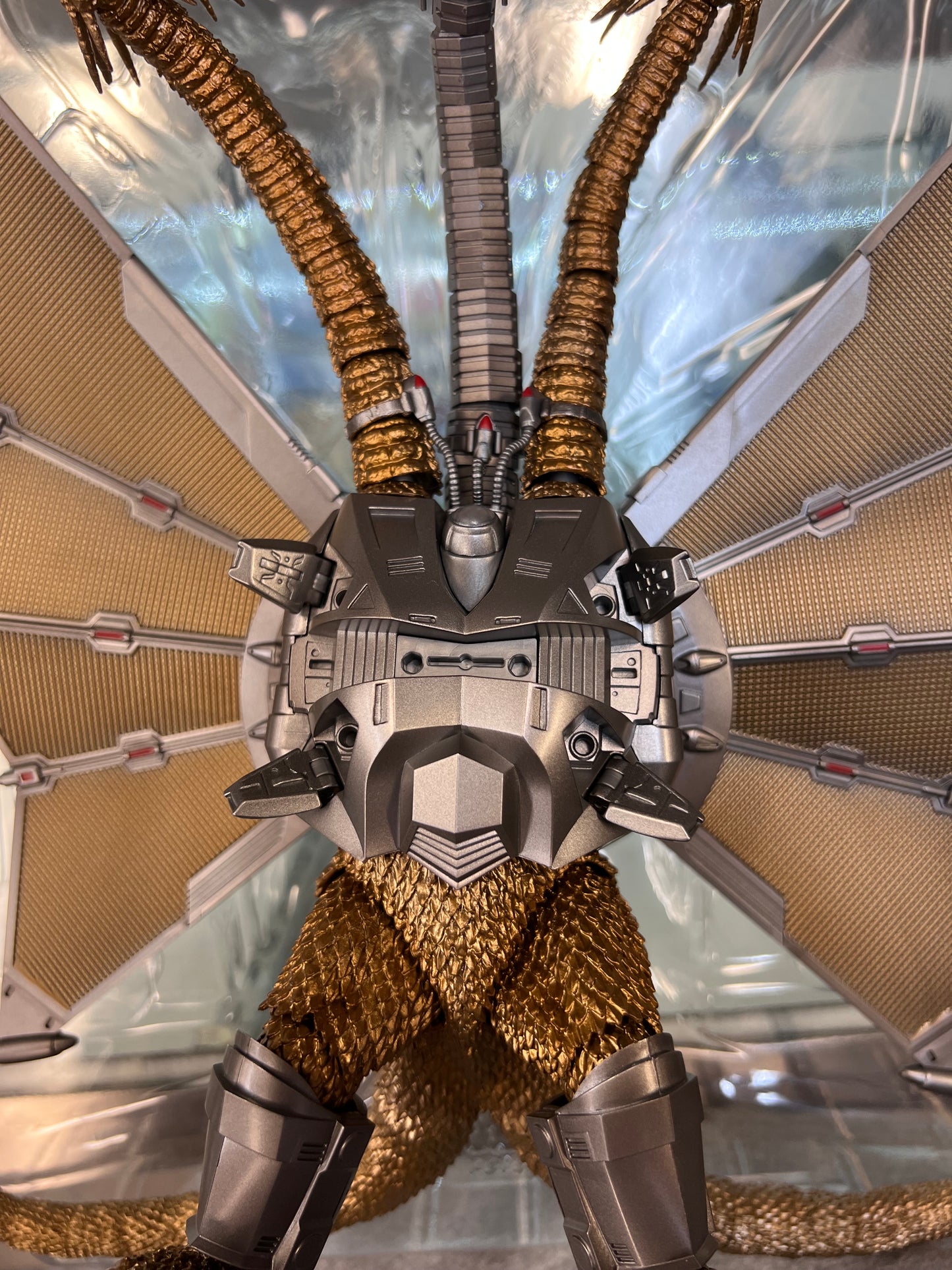 S.H.MonsterArts - MECHA-KING GHIDORAH - Shinjuku Decisive Battle Special Set (OPEN BOX)