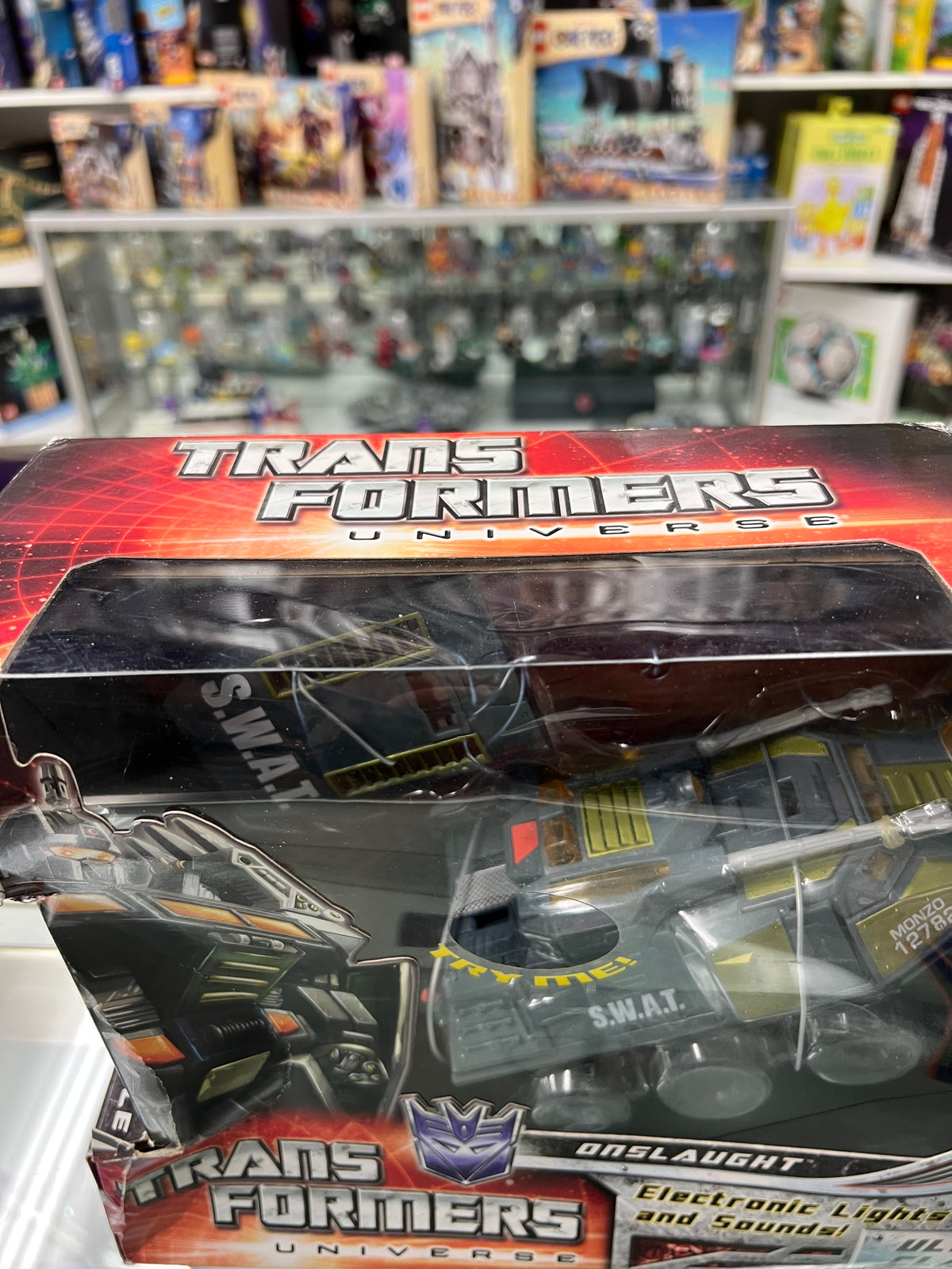 Transformers Universe - Ultra Class - Onslaught (classic series) *BAD BOX* *SEE PHOTOS*