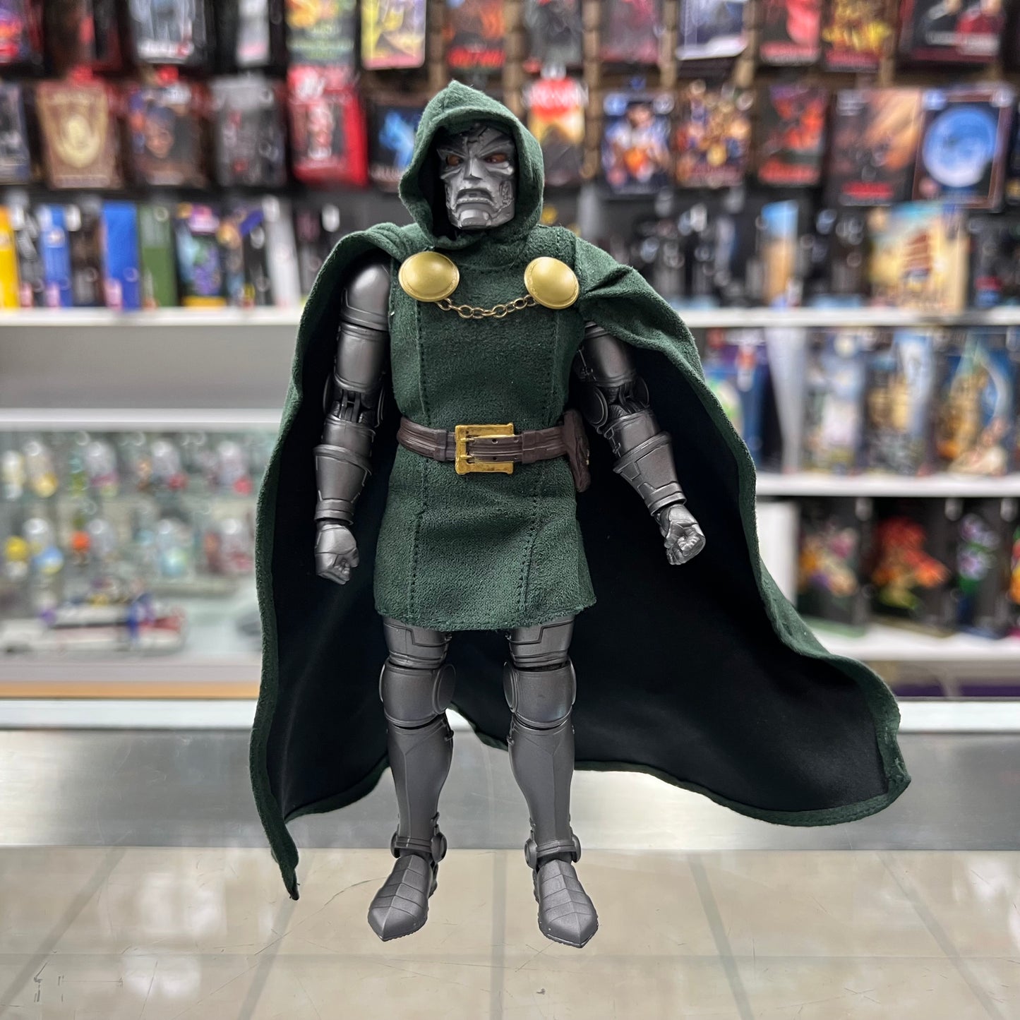 Mezco One:12 Collective - Doctor Doom (OPEN BOX)