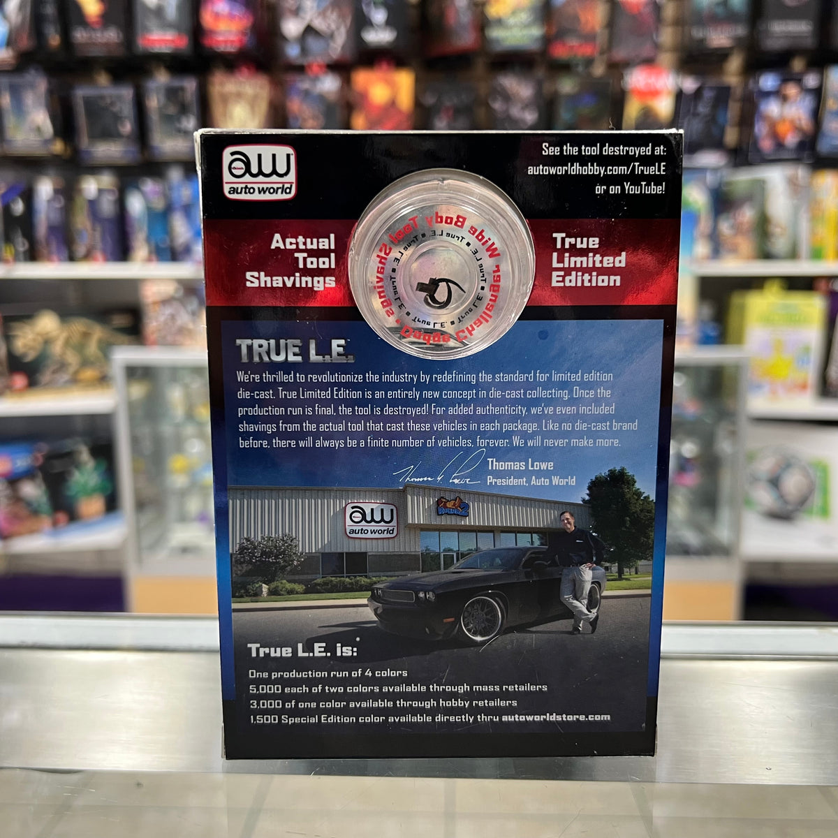 Auto World - True L.E. - Dodge Challenger (Black) Wide Body - LE 5000 - 1:64 Scale - Toys R Us Exclusive - 2011 *YELLOWING BOX*