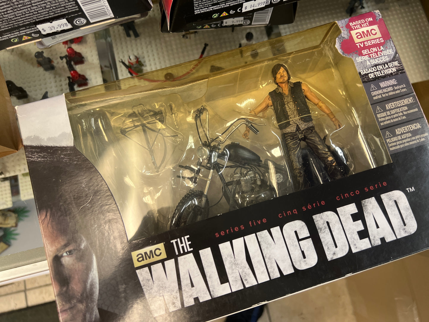 McFarlane Toys - The Walking Dead Series 5 - Daryl Dixon & Chopper Deluxe Box Set - 2014 (YELLOW BOX)