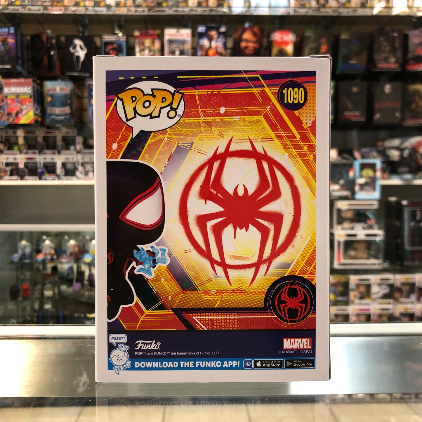 Funko Pop! Marvel Spider-Man Across the Spider-Verse - Spider-Man Marvel Collectors Corp - 1090