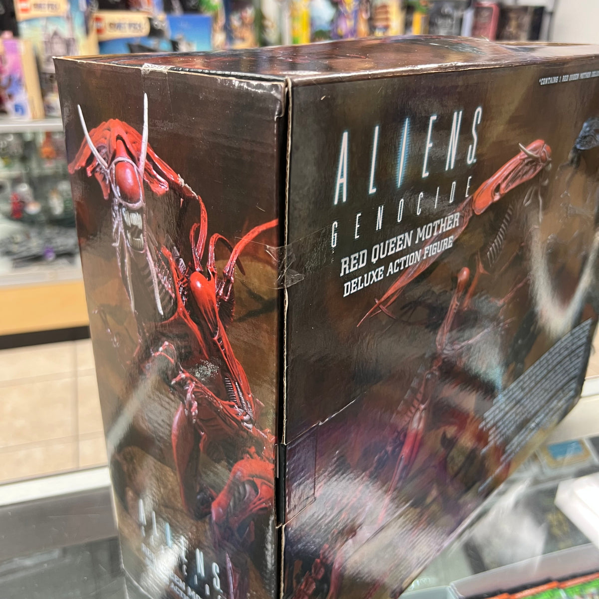 NECA - Aliens Genocide - Red Queen Mother (Ultra Deluxe Action Figure) *SEE PHOTOS*