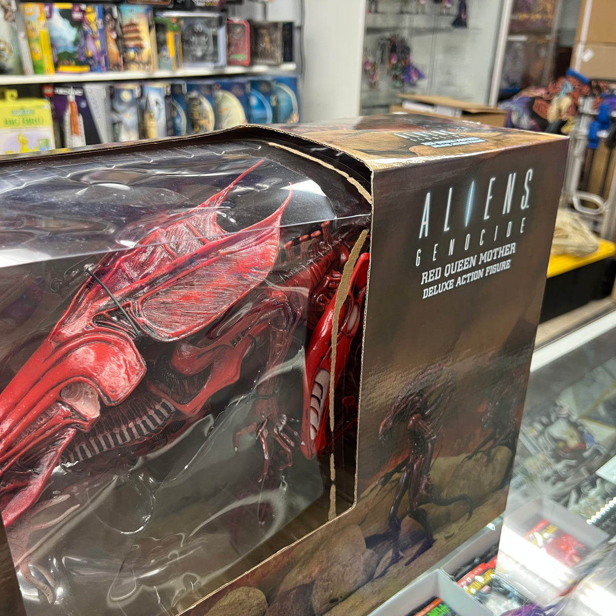 NECA - Aliens Genocide - Red Queen Mother (Ultra Deluxe Action Figure) *SEE PHOTOS*