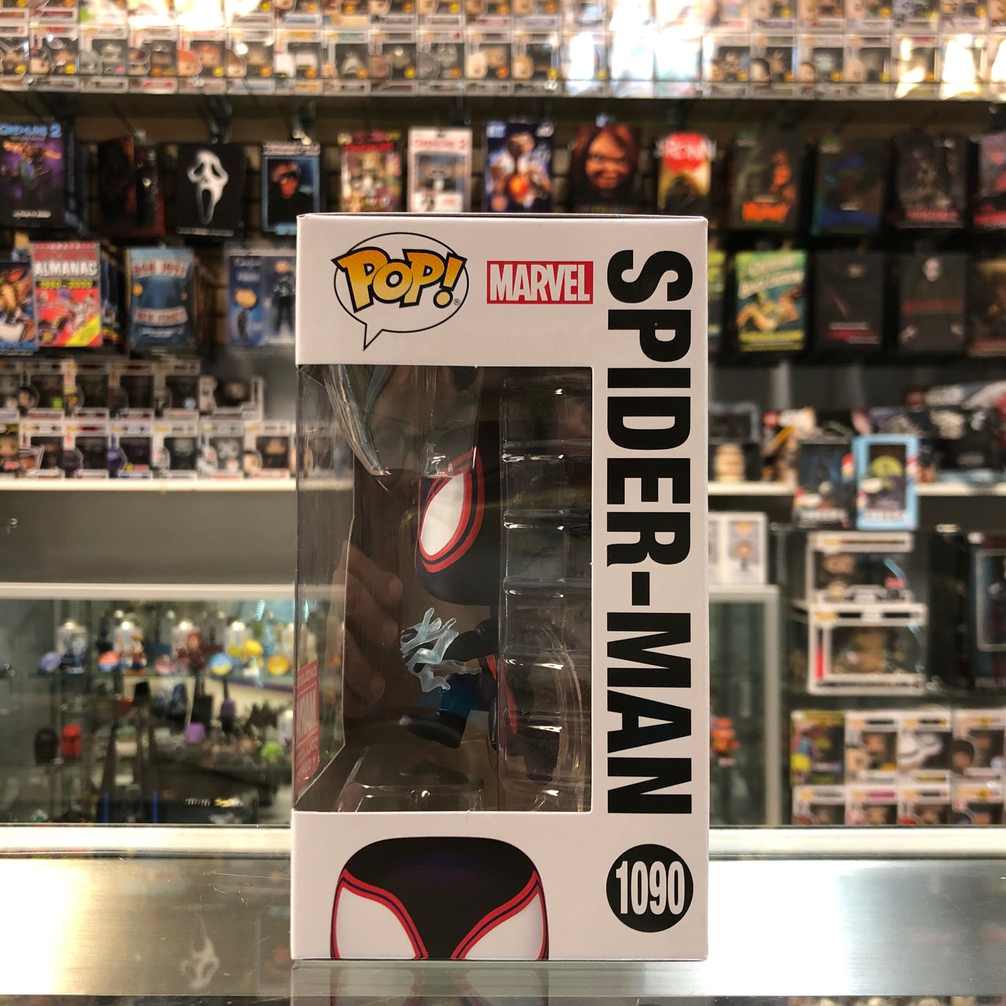 Funko Pop! Marvel Spider-Man Across the Spider-Verse - Spider-Man Marvel Collectors Corp - 1090