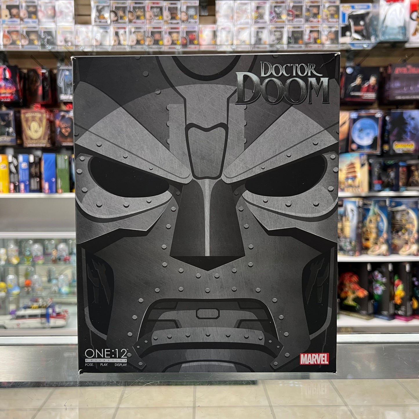 Mezco One:12 Collective - Doctor Doom (OPEN BOX)