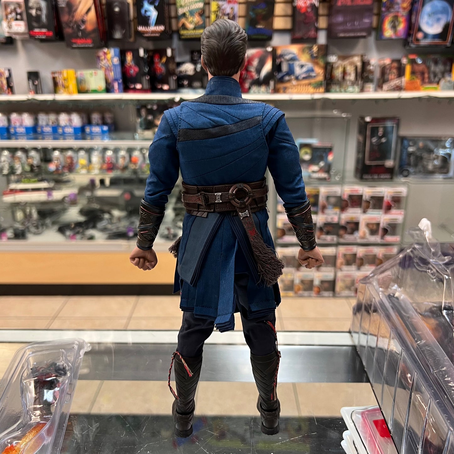 Hot Toys - Doctor Strange in the Multiverse of Madness - Doctor Strange 1/6th Scale Collectible Figure - MMS645 (OPEN BOX)