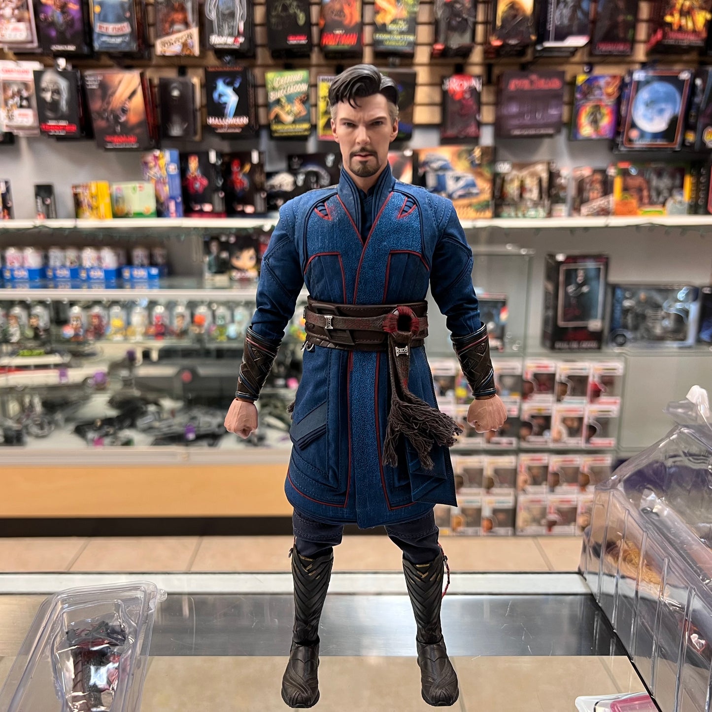 Hot Toys - Doctor Strange in the Multiverse of Madness - Doctor Strange 1/6th Scale Collectible Figure - MMS645 (OPEN BOX)