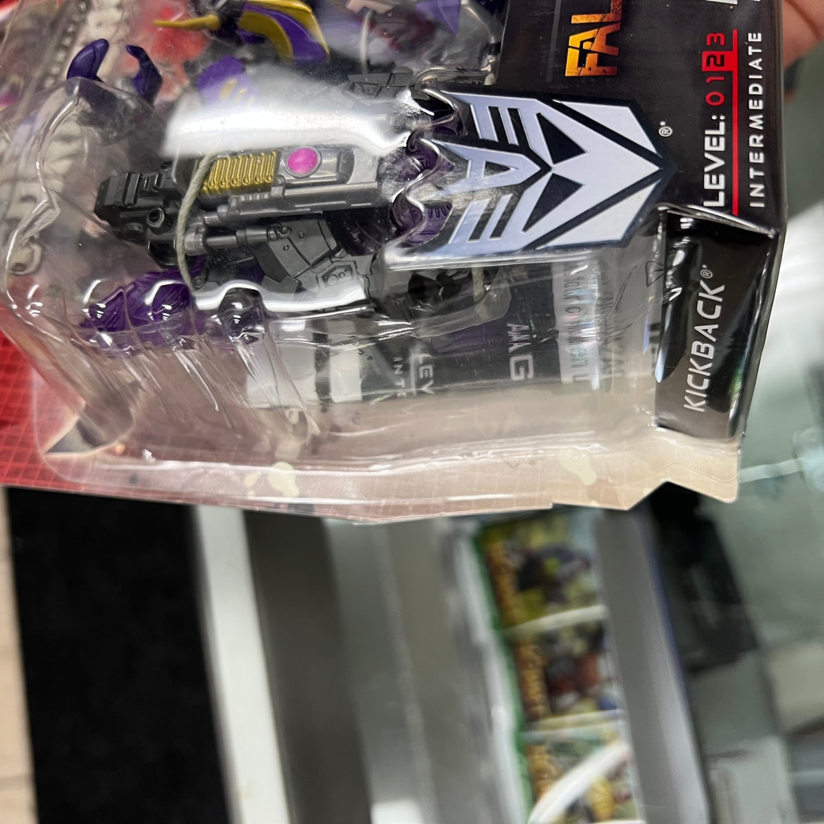 Transfomers Generations - Fall Of Cybertron -  Kickback (Decepticon) *TAPED BOX*