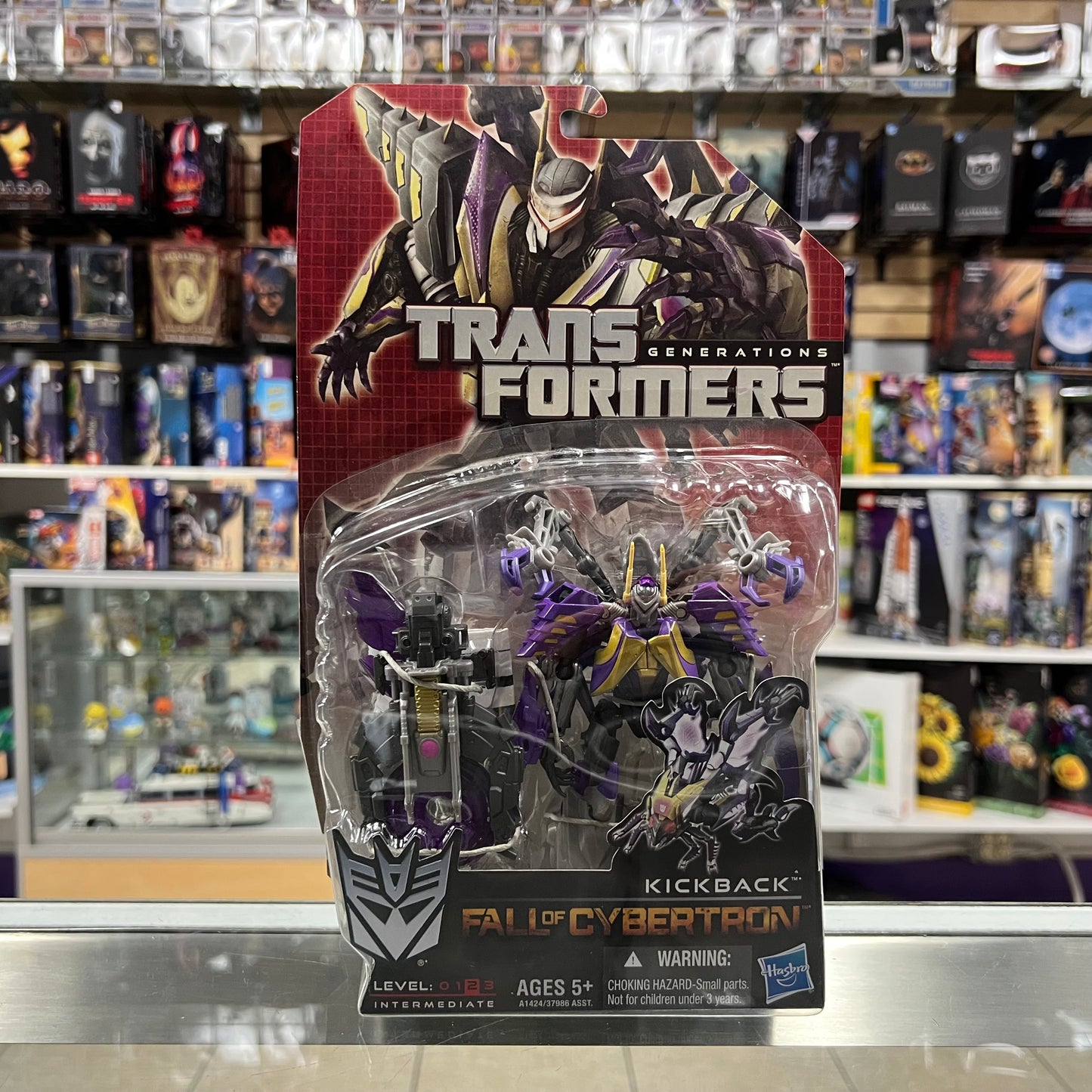 Transfomers Generations - Fall Of Cybertron -  Kickback (Decepticon) *TAPED BOX*
