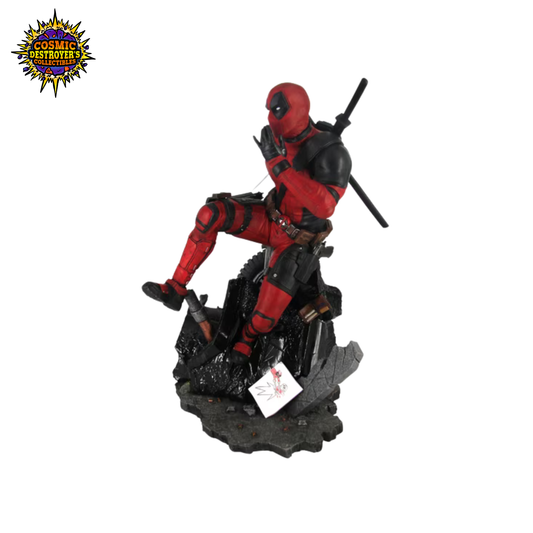 Diamond Select Gallery - Deadpool Diorama PVC Statue - Walmart Exclusive