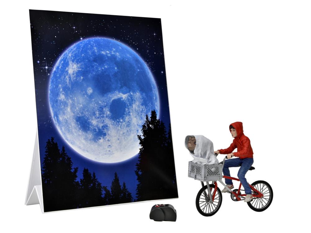 NECA - E.T. 40th Anniversary Elliot & E.T. on Bicycle 7" Scale Figure