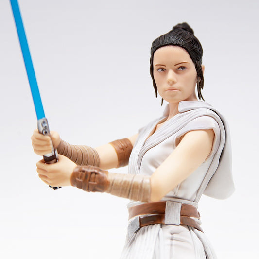 Star Wars - Rey - 1/7 Scale Pre-painted Model Kit - ARTFX - Kotobukiya
